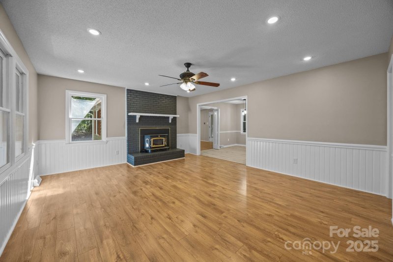 Property image 4 of 5945 Lindenwood Drive in Indian Brook, Matthews, NC 28104