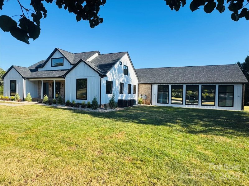 Aero Plantation, Waxhaw Community