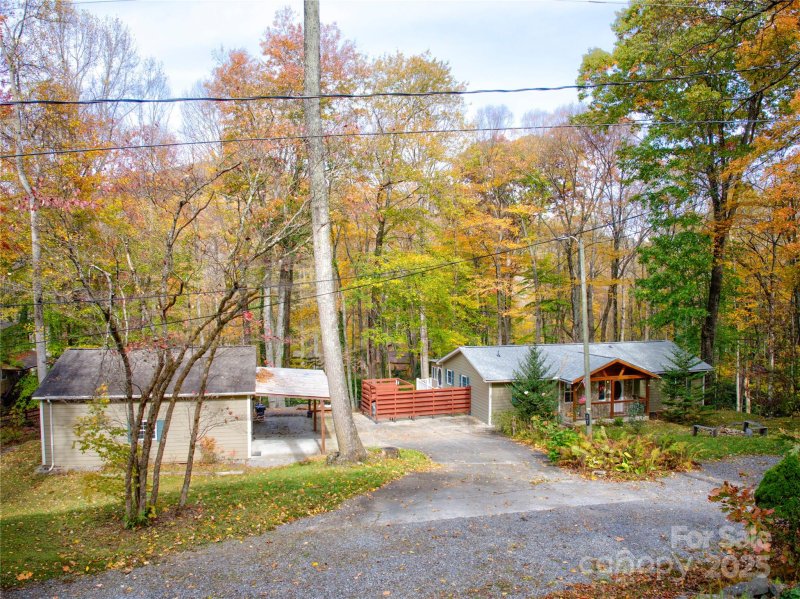 Property image 2 of 27 Maple Drive in Wild Acres, Maggie Valley, NC 28751