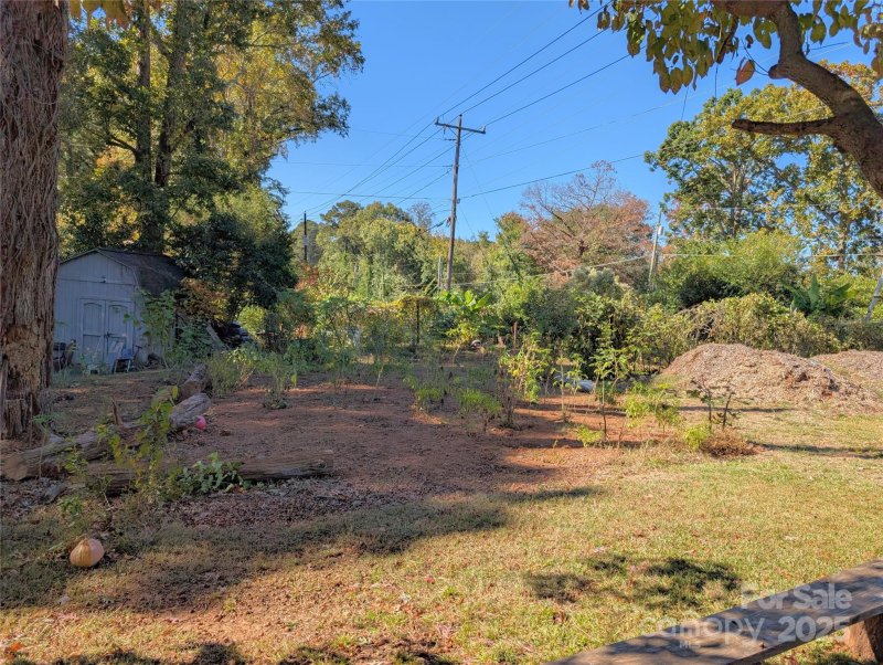 Property image 3 of 4618 Thornwood Road in Hidden Valley, Charlotte, NC 28213