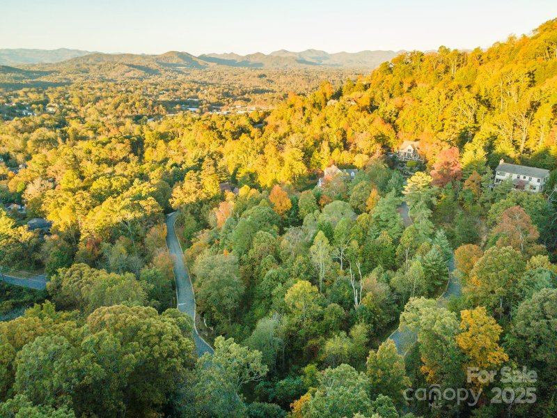 Property image 5 of 510 Sweetspire Ridge in Reynolds Mountain, Asheville, NC 28804