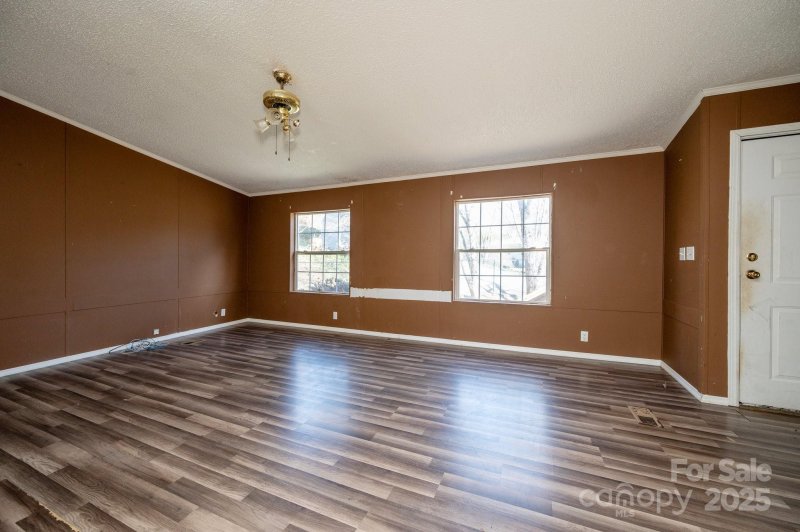 Property image 5 of 6 Wisteria Court in Briarcliff Crossing, Asheville, NC 28806