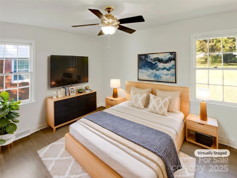 Property image 4 of 5917 Mcbride Street in Hampshire Hills, Charlotte, NC 28215