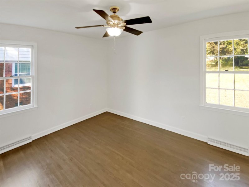 Property image 5 of 5917 Mcbride Street in Hampshire Hills, Charlotte, NC 28215