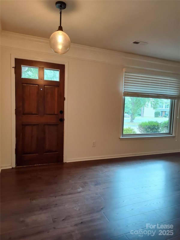 Property image 3 of 8526 Timbercrest Circle in Falconbridge, Charlotte, NC 28226