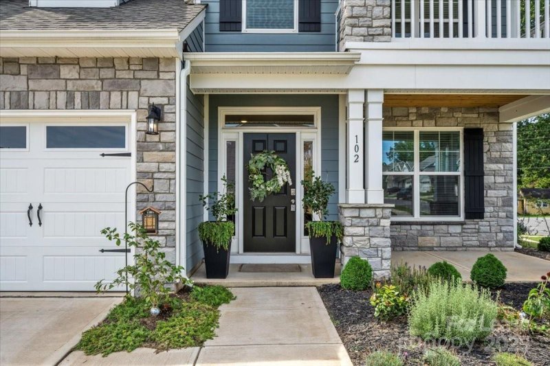 Property image 2 of 102 Cokesbury Road in Summerlin, Mooresville, NC 28115