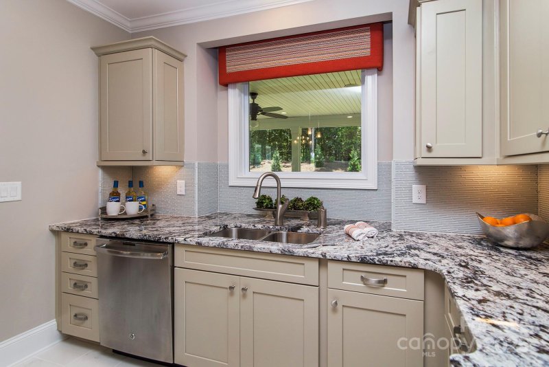 Property image 4 of 8929 Silver Springs Court in Cresswind, Charlotte, NC 28215