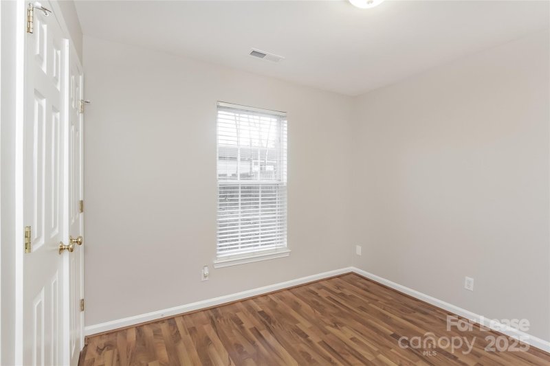 Property image 4 of 5030 Gibbons Link Road in Scotsborough, Charlotte, NC 28269