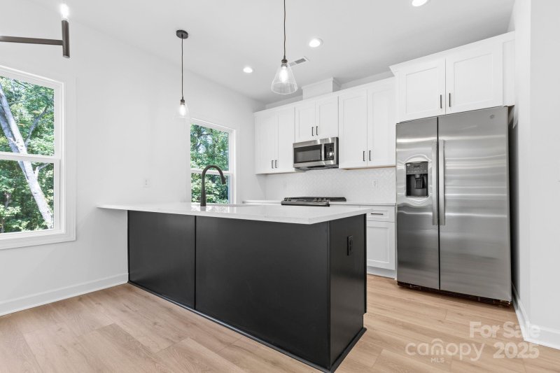 Property image 5 of 3948 Hager Drive in Westerly Hills, Charlotte, NC 28208