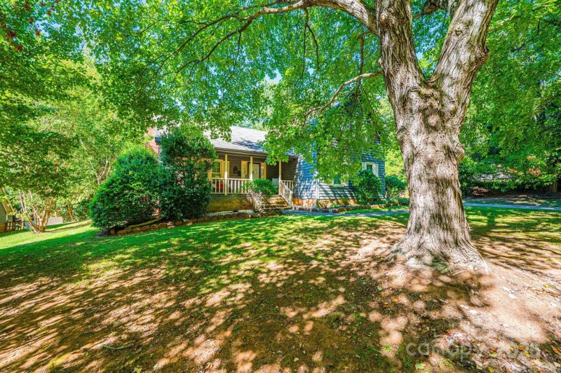 Property image 4 of 6315 Deep Forest Lane in Forest Pawtuckett, Charlotte, NC 28214