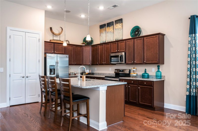 Property image 3 of 8921 Silver Springs Court in Cresswind, Charlotte, NC 28215