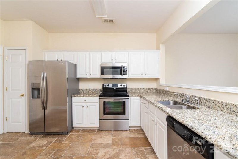 Property image 5 of 12312 Dunford Street in Reavencrest, Charlotte, NC 28277