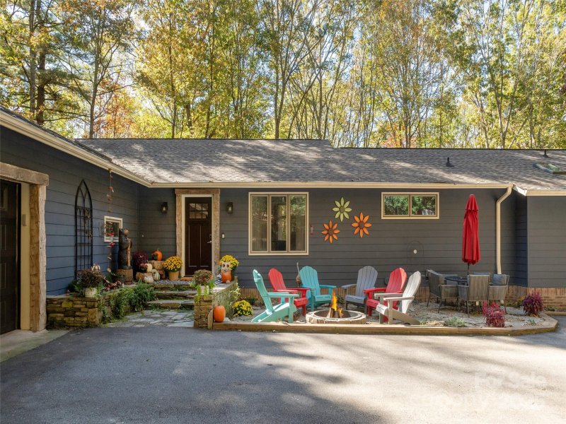 Property image 2 of 1320 Campbell Drive in Glen Cannon, Pisgah Forest, NC 28768