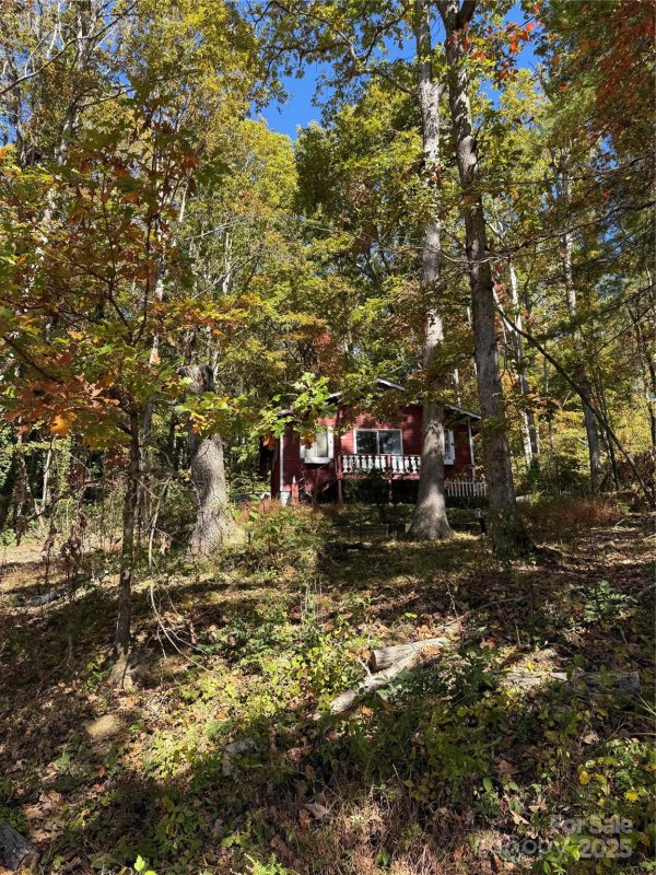 Property image 2 of 202 Lyndhurst Drive in Greater Druid Hills, Hendersonville, NC 28791