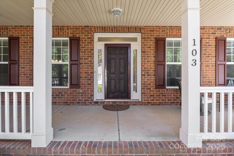 Property image 3 of 103 Glenholden Lane in Northbridge, Mooresville, NC 28115