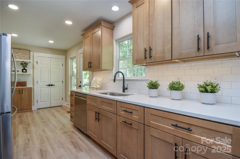 Property image 3 of 138 Meadowfall Lane in Meadow Glen, Troutman, NC 28166