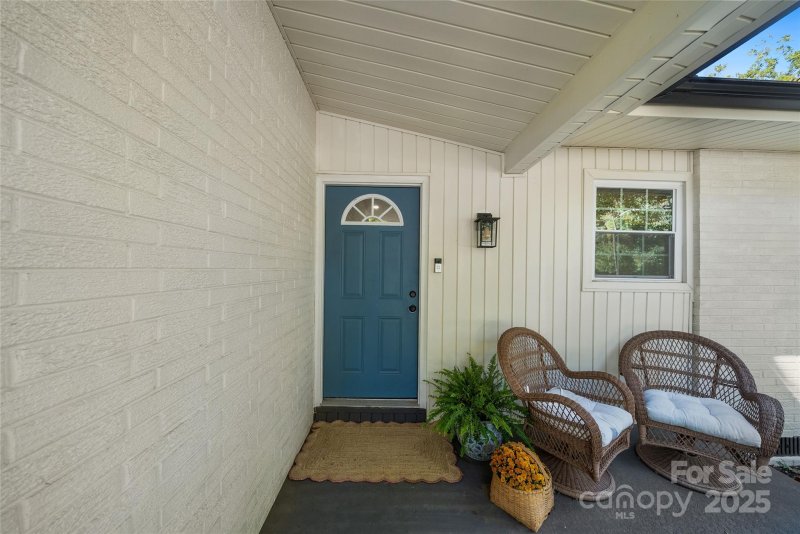 Property image 2 of 3715 Castlerock Drive in Shamrock Hills, Charlotte, NC 28215