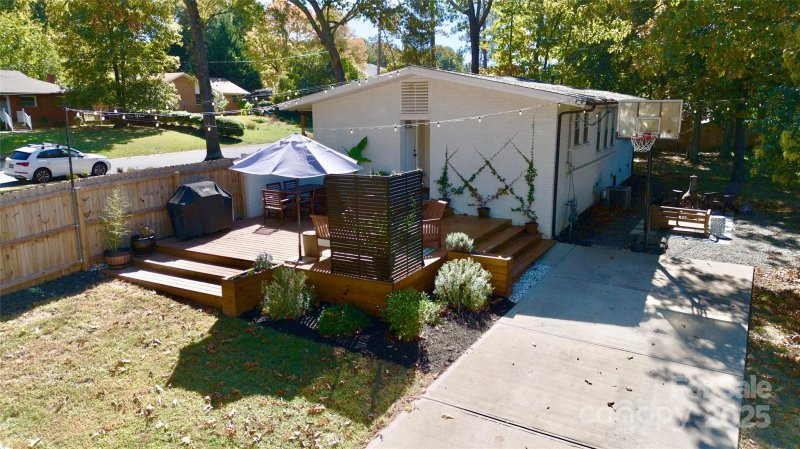 Property image 4 of 3715 Castlerock Drive in Shamrock Hills, Charlotte, NC 28215