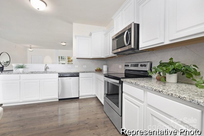 Property image 3 of 1755 Autumn Banks Way in Autumn Ridge, High Shoals, NC 28077