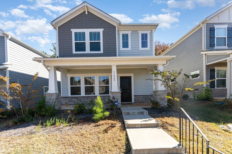 Shopton Point, Charlotte Community