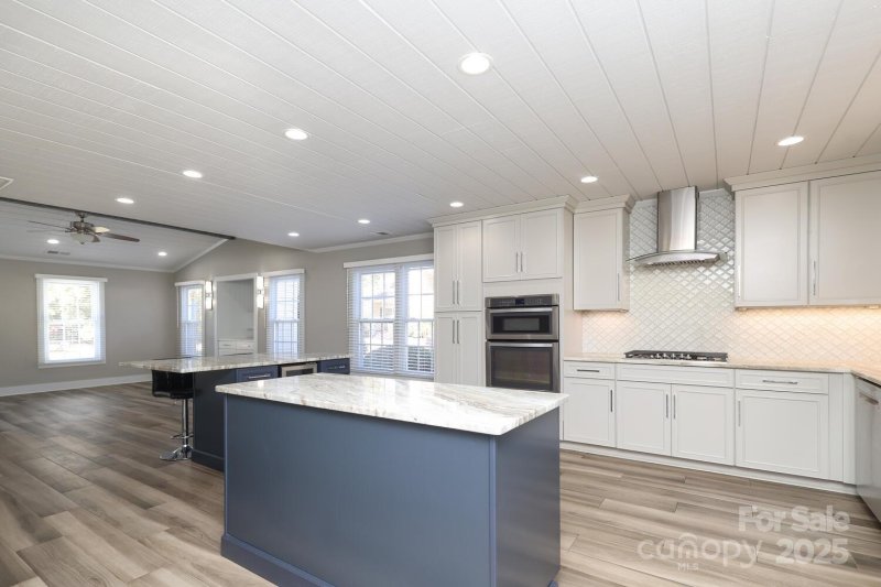 Property image 5 of 10812 Winterbourne Drive in Kensington At Raintree, Charlotte, NC 28277