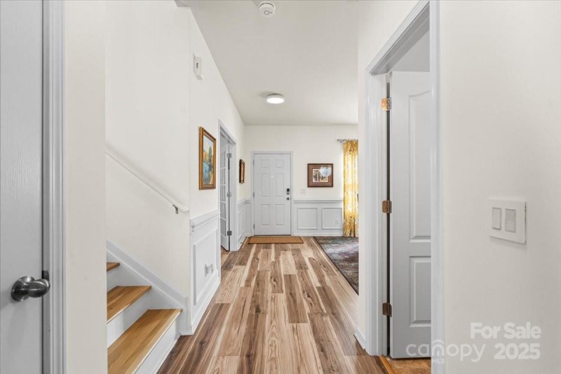 Property image 4 of 14706 Metaghan Court in Creekshire Village, Charlotte, NC 28278