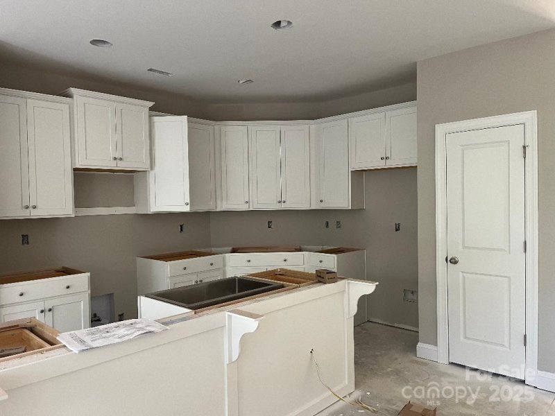 Property image 3 of 12321 Edna Drive in Biltmore Park, Huntersville, NC 28078