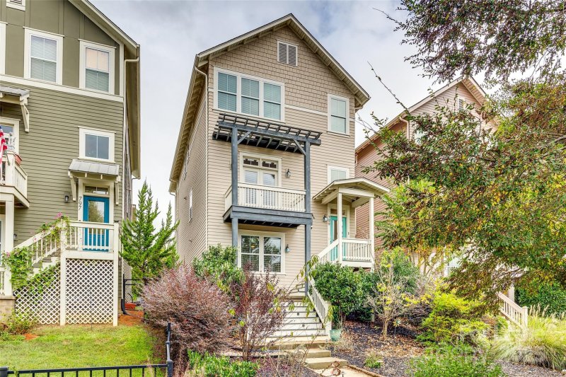 799 Herrons Ferry Road