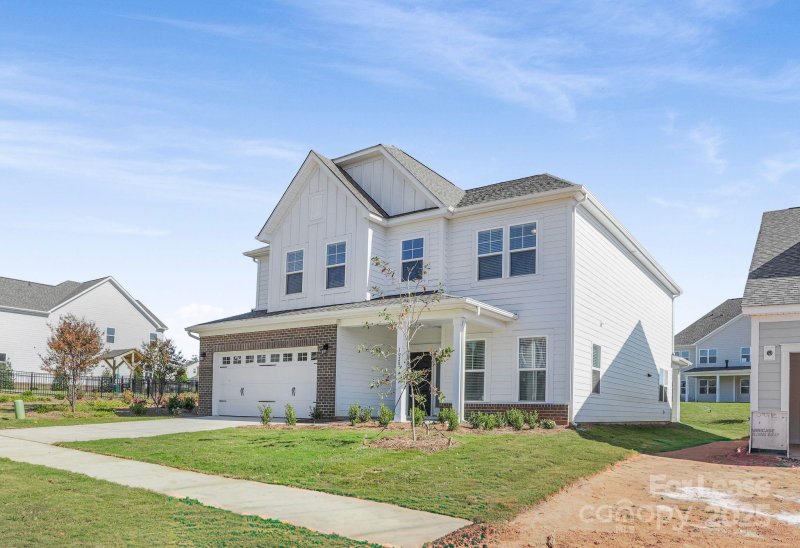 Property image 2 of 10205 Whitaker Pointe Drive in Whitaker Pointe, Huntersville, NC 28078