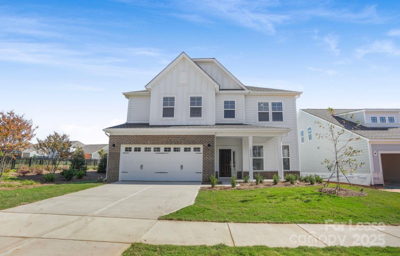 Property image 3 of 10205 Whitaker Pointe Drive in Whitaker Pointe, Huntersville, NC 28078