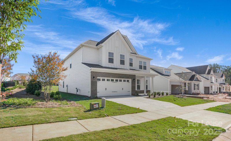 Property image 4 of 10205 Whitaker Pointe Drive in Whitaker Pointe, Huntersville, NC 28078