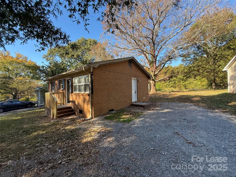 Property image 2 of 431 Red Tip Lane in Fawnbrook, Gastonia, NC 28052
