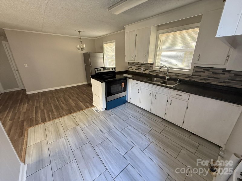 Property image 3 of 431 Red Tip Lane in Fawnbrook, Gastonia, NC 28052