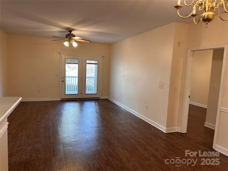 Property image 4 of 9849 Hyde Glen Court in Hyde Park, Charlotte, NC 28262