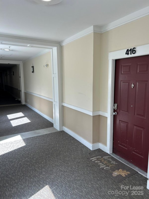 Property image 5 of 1000 E Woodlawn Road in Preston Flats, Charlotte, NC 28209