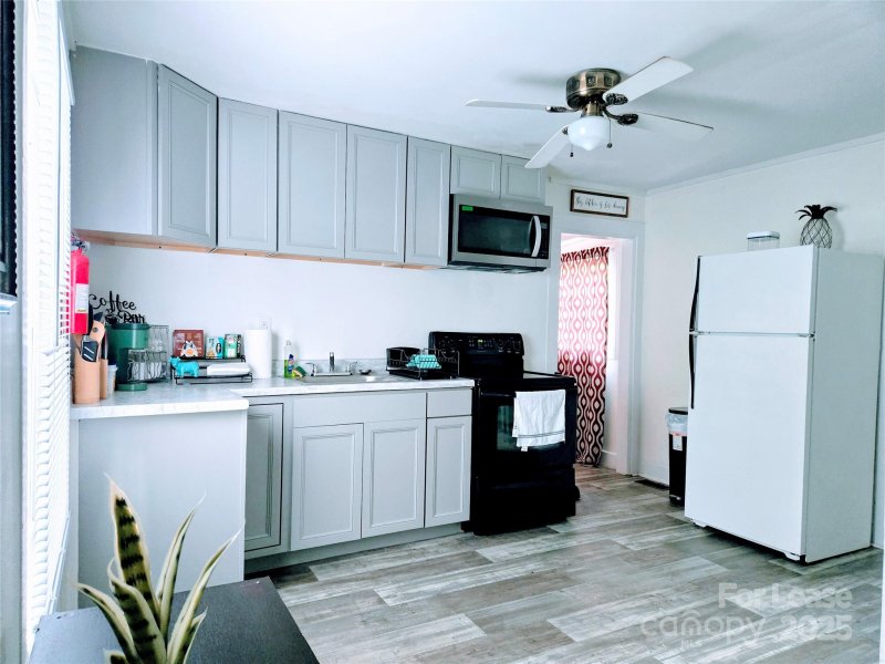 Property image 5 at 810 Evening Shade Lane, Gastonia, NC 28052