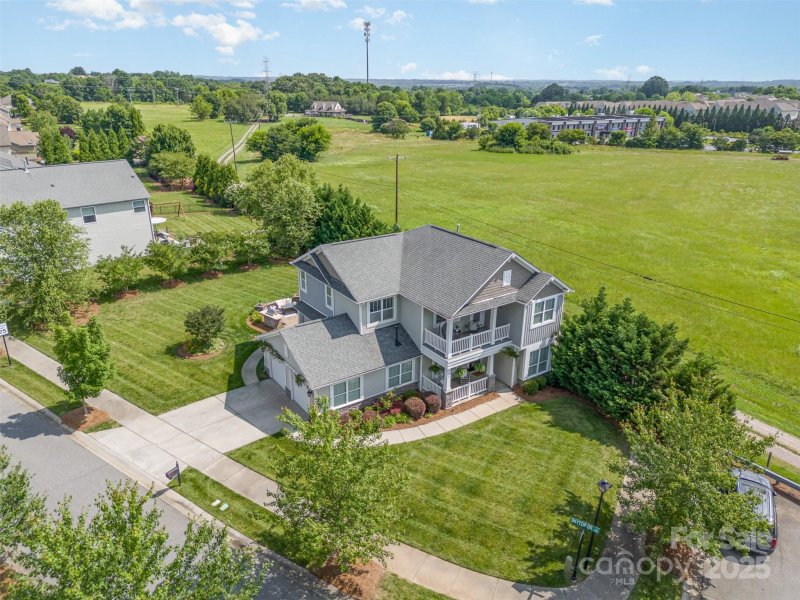 Property image 3 of 14905 Skyscape Drive in Skybrook, Huntersville, NC 28078