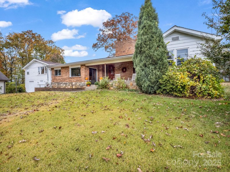 Property image 3 of 52 Loomis Avenue in Biltmore Terrace, Asheville, NC 28803