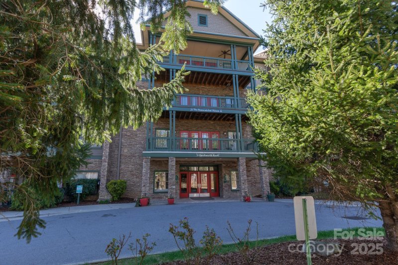 Property image 2 of 9 Kenilworth Knoll in Beaucatcher House, Asheville, NC 28805