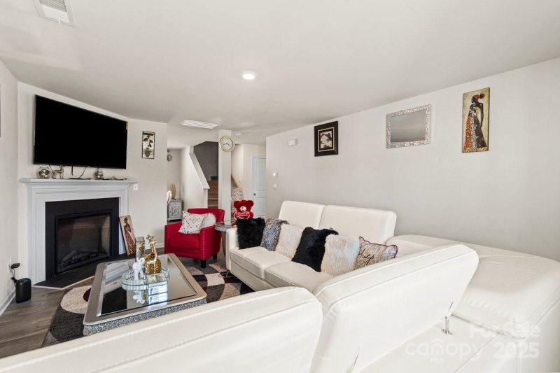 Property image 4 of 1317 Mifflin Lane in The Mills at Long Creek, Dallas, NC 28034