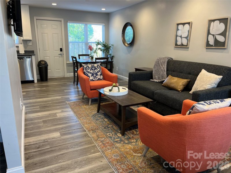 Parkwood, Charlotte community