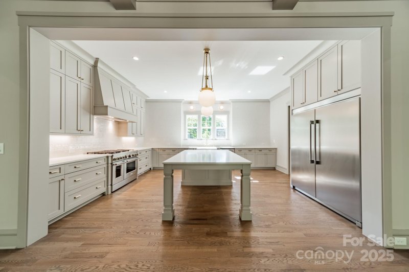 Property image 3 of 839 Drummond Avenue in Villa Heights, Charlotte, NC 28205