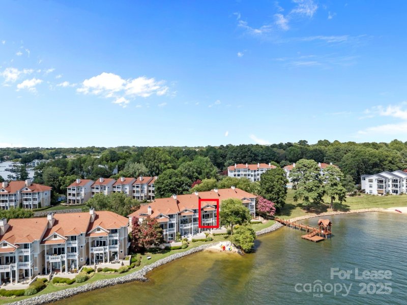 Property image 2 of 17925 Kings Point Drive in Kings Point, Cornelius, NC 28031