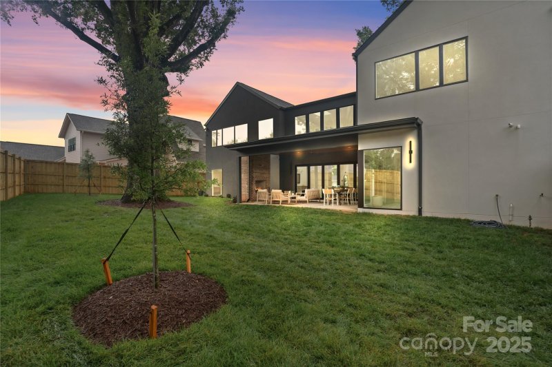 Property image 3 of 3822 Topsfield Road in Cotswold, Charlotte, NC 28211