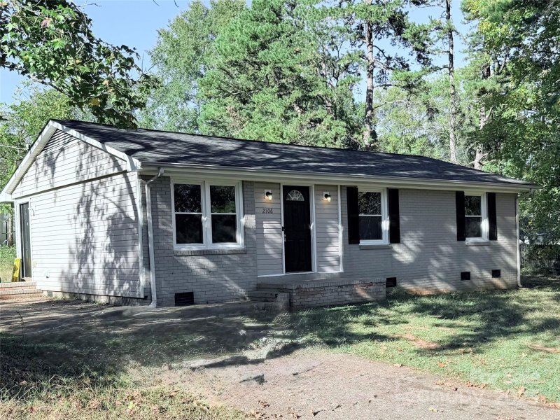 Property image 2 of 2106 Loblolly Lane in Northwoods, Kings Mountain, NC 28086