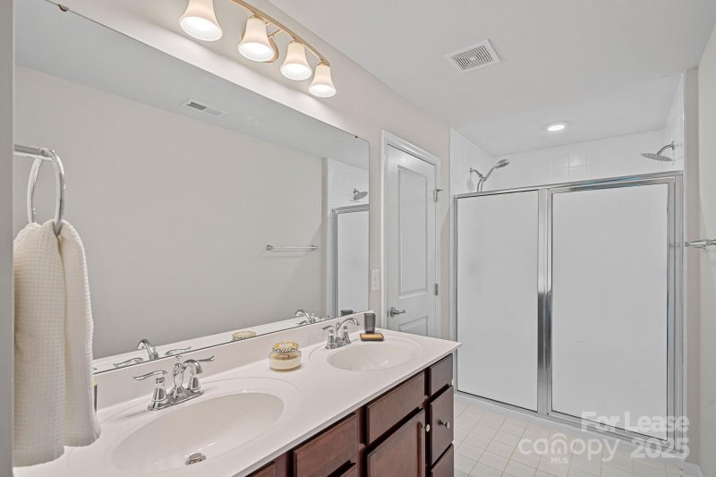 Property image 4 of 206 Scenic View Lane in Park Meadows, Matthews, NC 28104