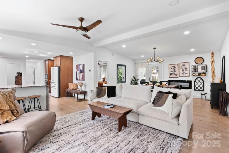 Property image 4 of 2375 Rosemont Court in Rosemont, Hendersonville, NC 28791