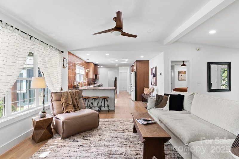 Property image 5 of 2375 Rosemont Court in Rosemont, Hendersonville, NC 28791