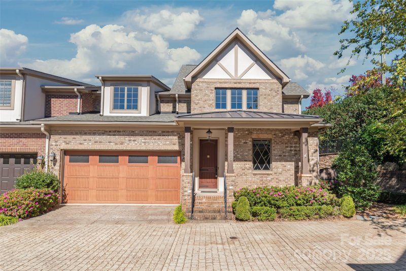 Easton Park, Charlotte Community