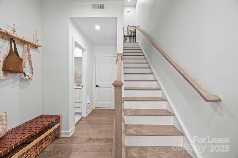 Property image 3 of 544 Billingsley Road in Wendover Green, Charlotte, NC 28211